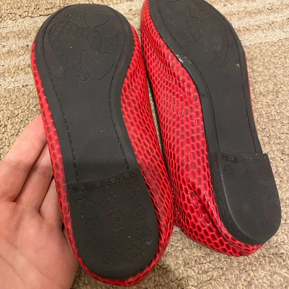 Tory Burch Red Snakeskin Ballet Flats size 37 - Picture 5 of 9
